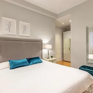 https://amplio-y-elegante-en-casco-viejo-con-parking.sansebastianhotels.net