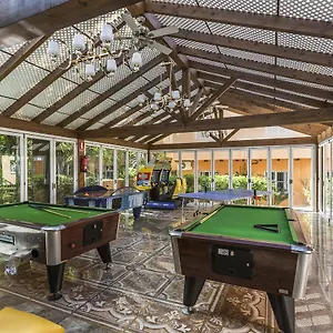 Aparthotel Mijas Costa Oasis By Grangefield Oasis Club, Sitio de Calahonda